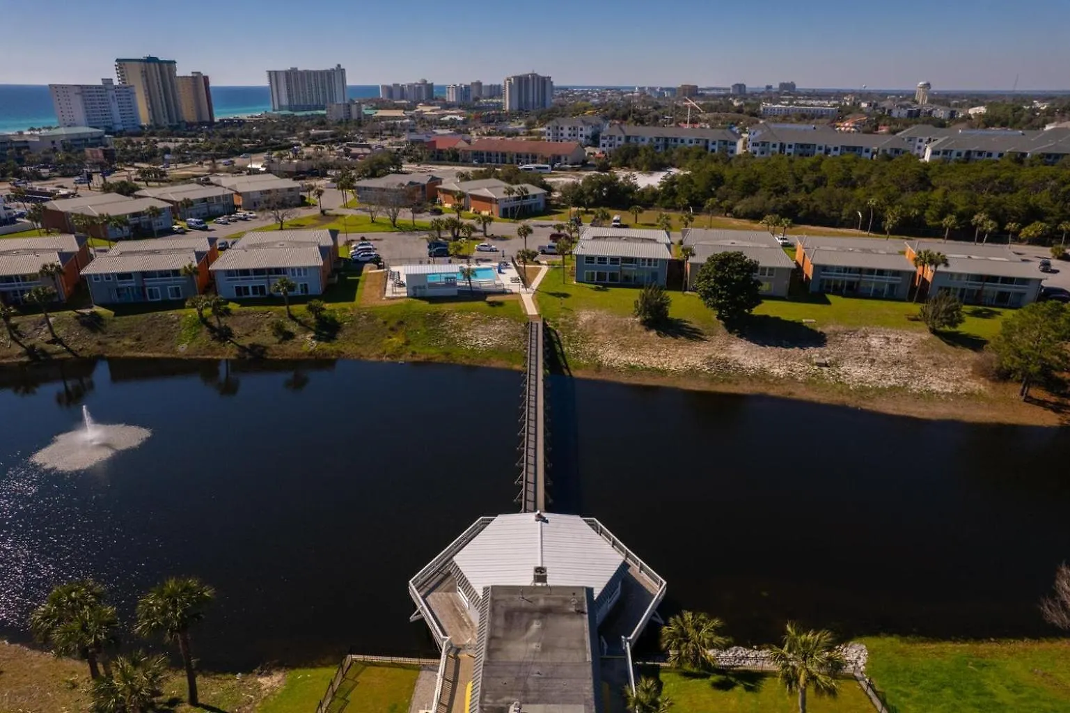 Apartment Coastal Hideaway-Pet Friendly-Pool-Tennis-Near Shops! Destin