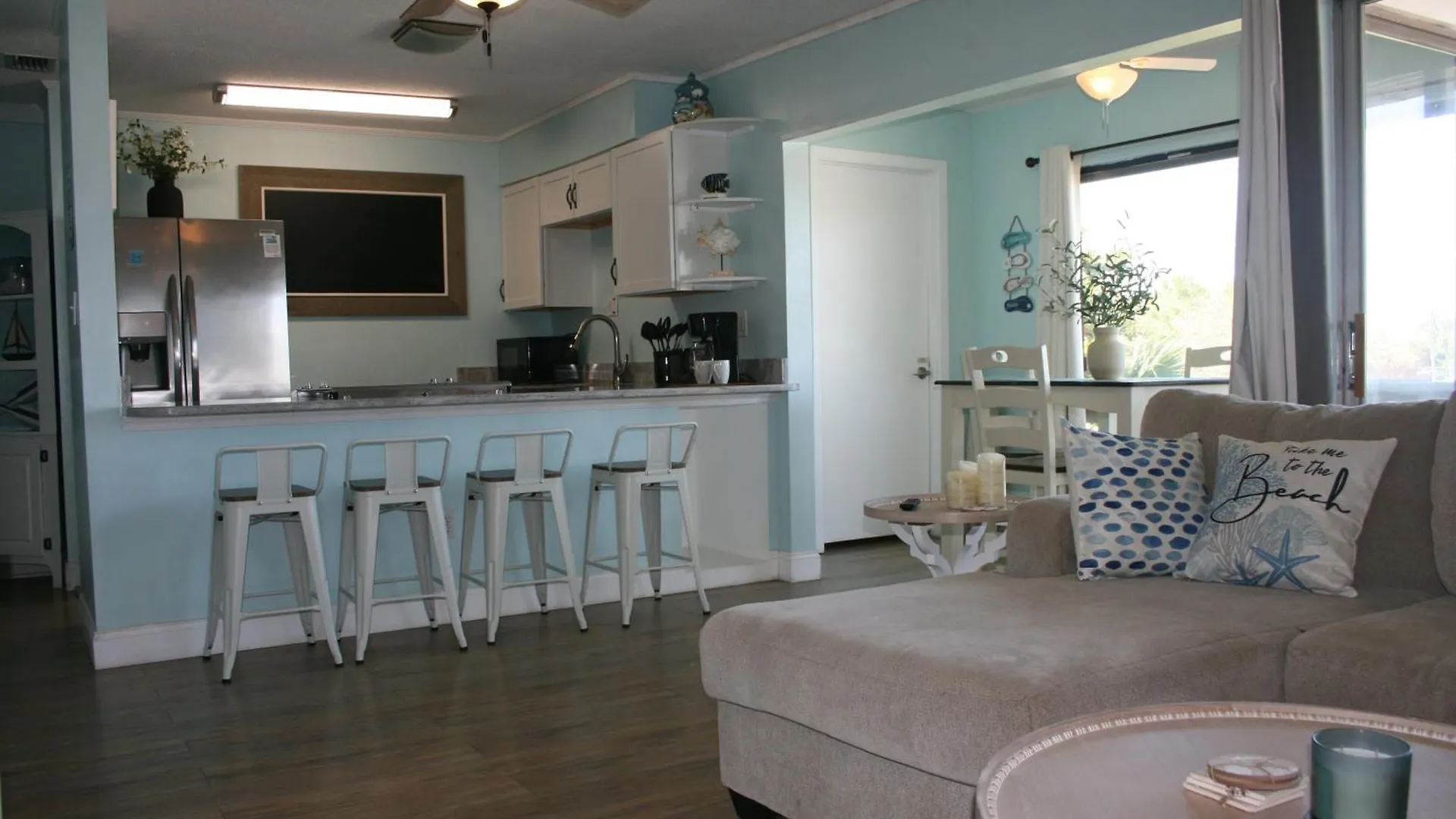 Coastal Hideaway-Pet Friendly-Pool-Tennis-Near Shops! Destin