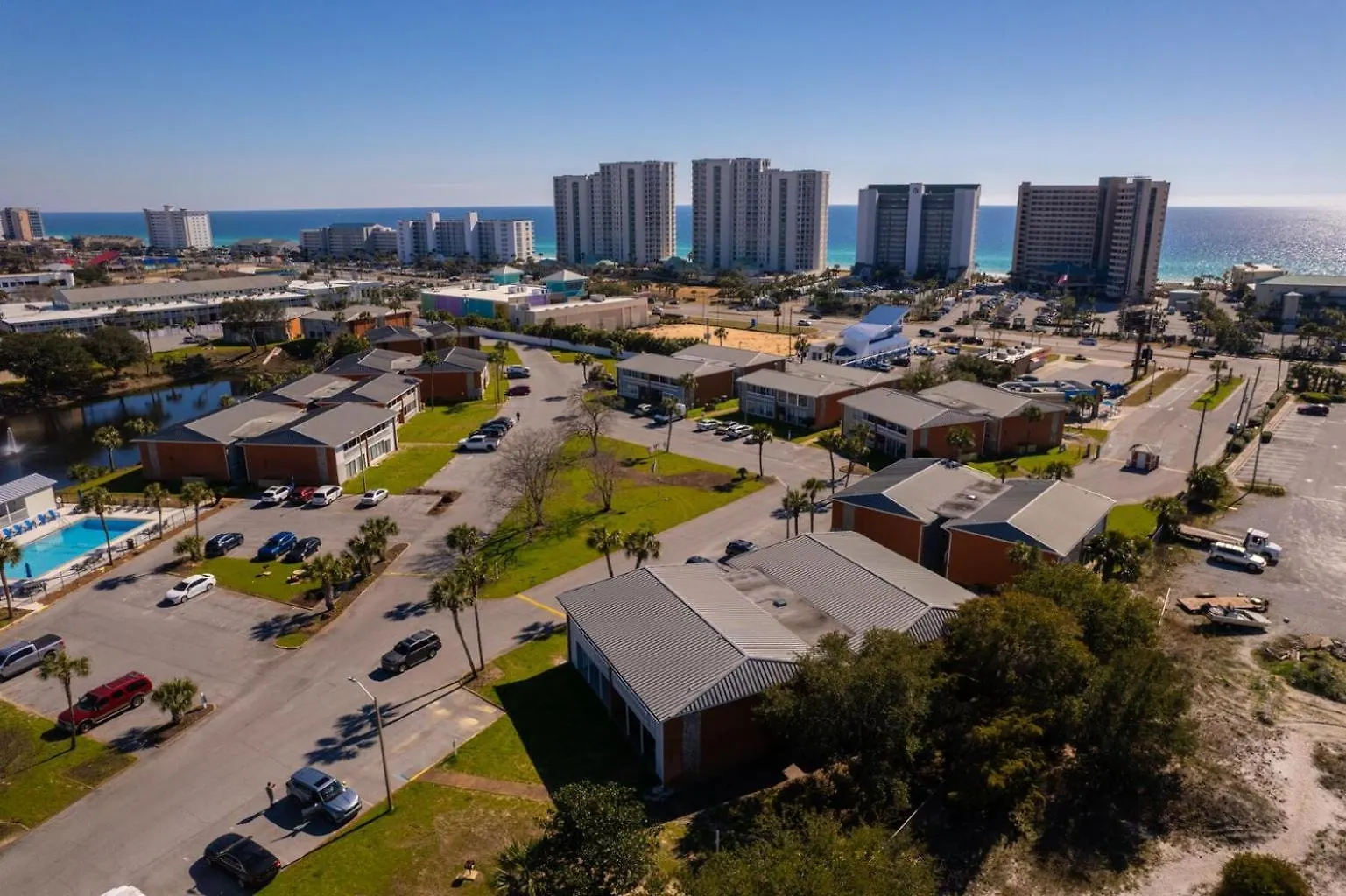 Coastal Hideaway-Pet Friendly-Pool-Tennis-Near Shops! Destin 0*,